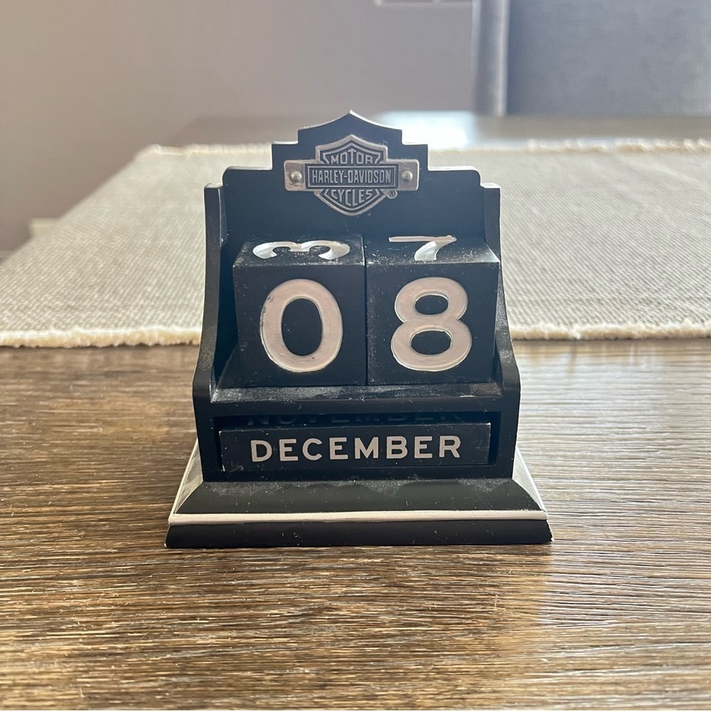 Harley Davidson Perpetual Calendar Flames Hallmark Vintage 2003, black